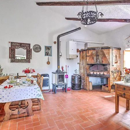 Lovely Holiday In With Garden Vakantiehuis Varese Ligure