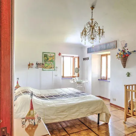 Vakantiehuis Lovely Holiday In With Garden *