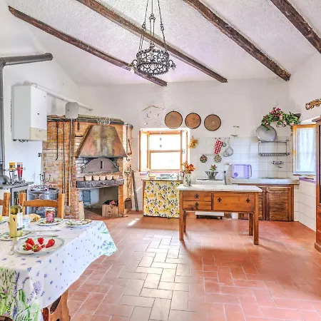Lovely Holiday In With Garden Vakantiehuis *