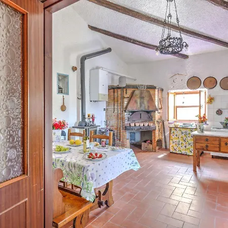 Vakantiehuis Lovely Holiday In With Garden *